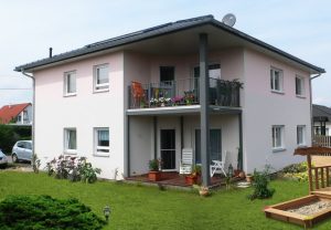 Haus Berlin mit Einliegerwohnung und zwei Balkonen
