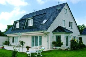 Doppelhaus Brieselang mit Gauben und Gartenterrasse